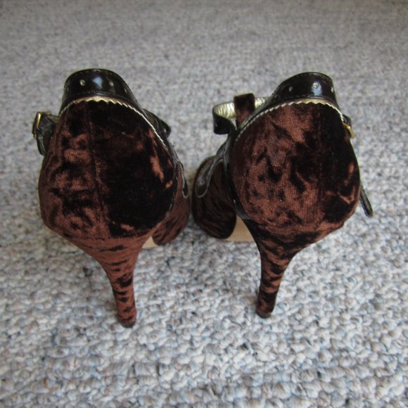 Martinez Valero Velvet Peep Toe Mary Jane Heels - Picture 3 of 14